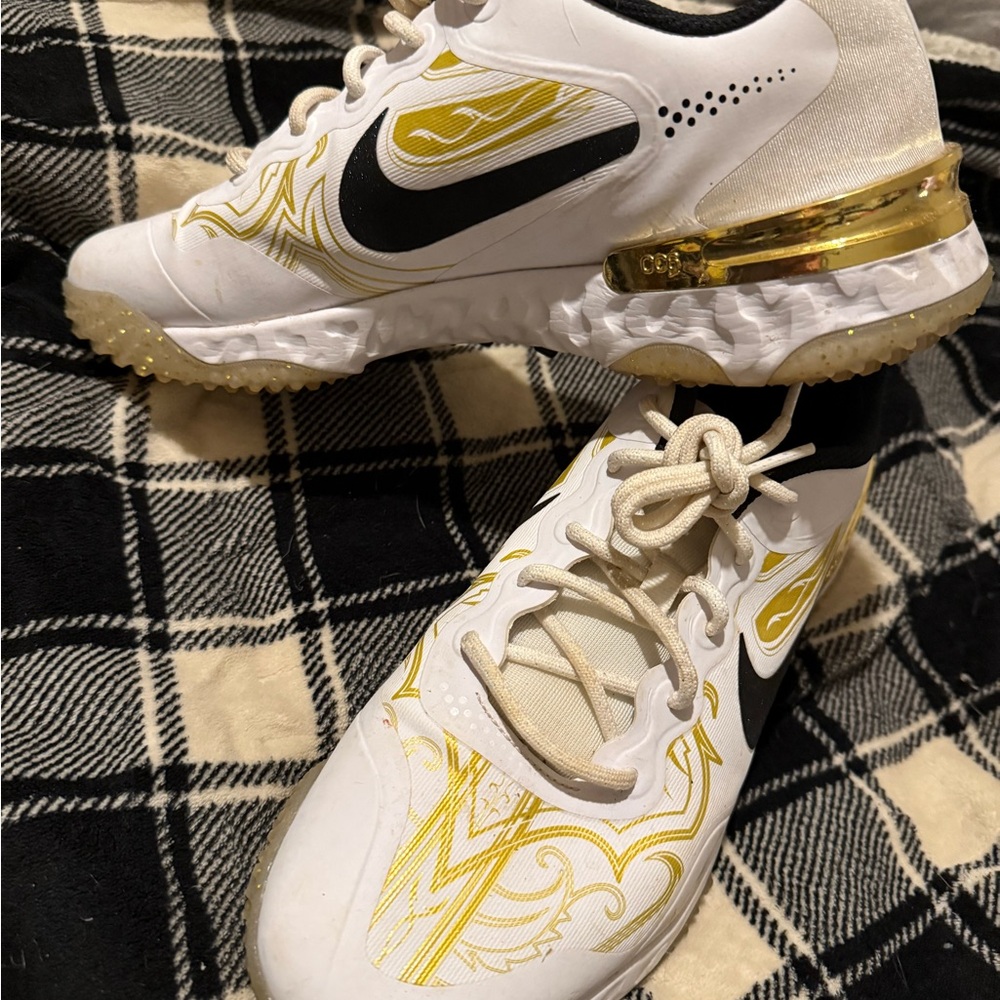 Nike White and Gold Sneakers with Black Interior